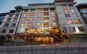 Summit Alpine Abode Hotel 5 Mins From Mg Marg